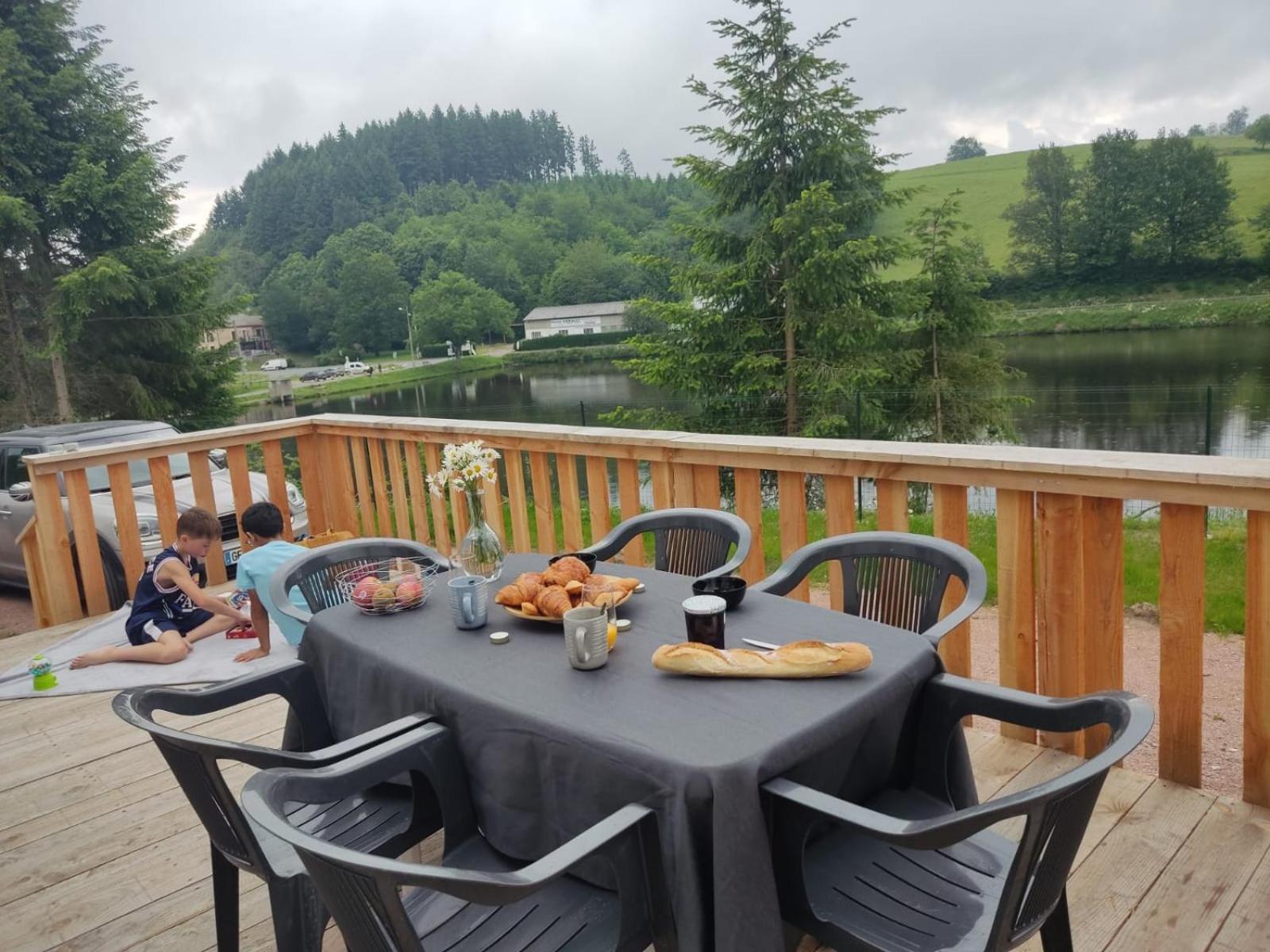 Camping Mayet-De-Montagne Le Mayet-de-Montagne Exterior foto